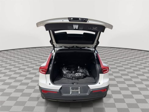 Used 2021 Volvo XC40 P8 Recharge w/ Advanced Package AWD/4WD image 7