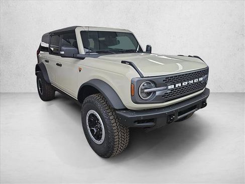 New 2025 Ford Bronco Badlands image 7