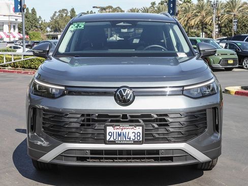 Used 2025 Volkswagen Tiguan S FWD image 2