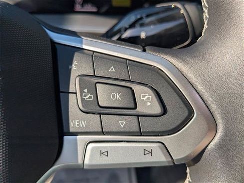 New 2026 Volkswagen Tiguan SE FWD image 16