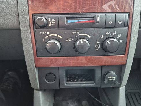 Used 2005 Dodge Durango SLT image 27