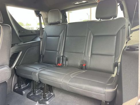 Used 2025 Chevrolet Tahoe Premier RWD image 18