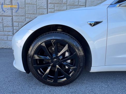 Used 2020 Tesla Model 3 Standard Range RWD image 9