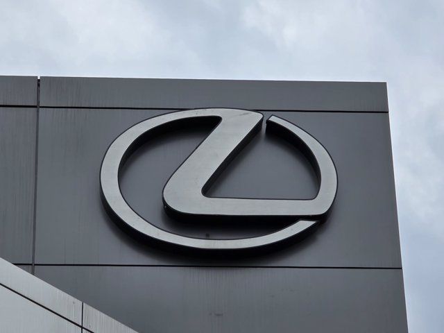 Used 2024 Lexus RX 350 Premium w/ Accessory Package (Z1) FWD image 11
