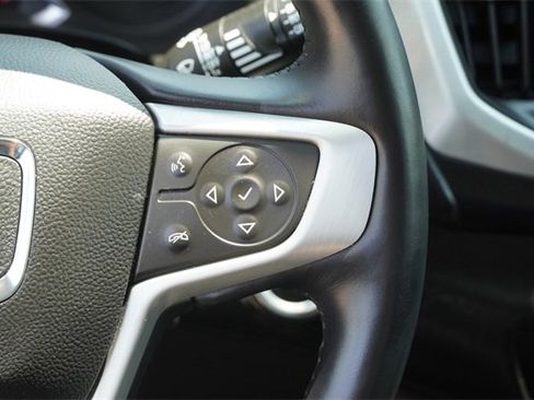 Used 2022 GMC Terrain SLT w/ LPO, Floor Liner Package image 28