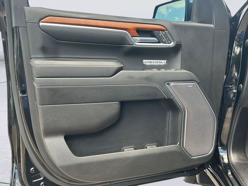 Used 2022 GMC Sierra 1500 Denali AWD/4WD image 8