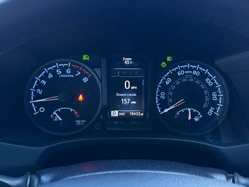 Used 2022 Toyota Tacoma TRD Off-Road image 26