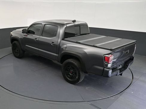 Used 2017 Toyota Tacoma TRD Sport w/ Tow Package RWD image 15