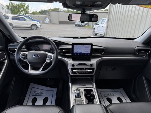 Used 2023 Ford Explorer XLT w/ Equipment Group 202A AWD/4WD image 23