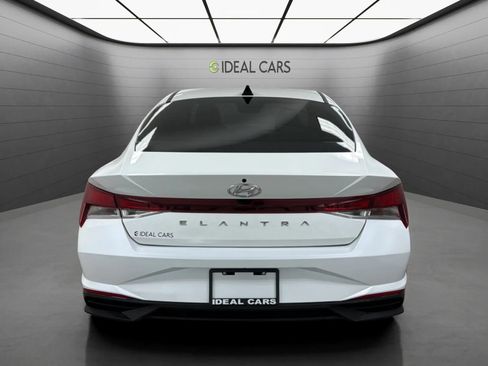 Used 2022 Hyundai Elantra SE FWD image 6