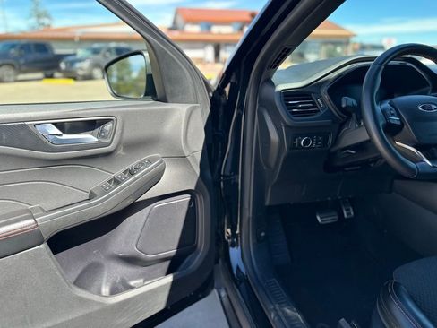 Used 2024 Ford Escape ST-Line image 13