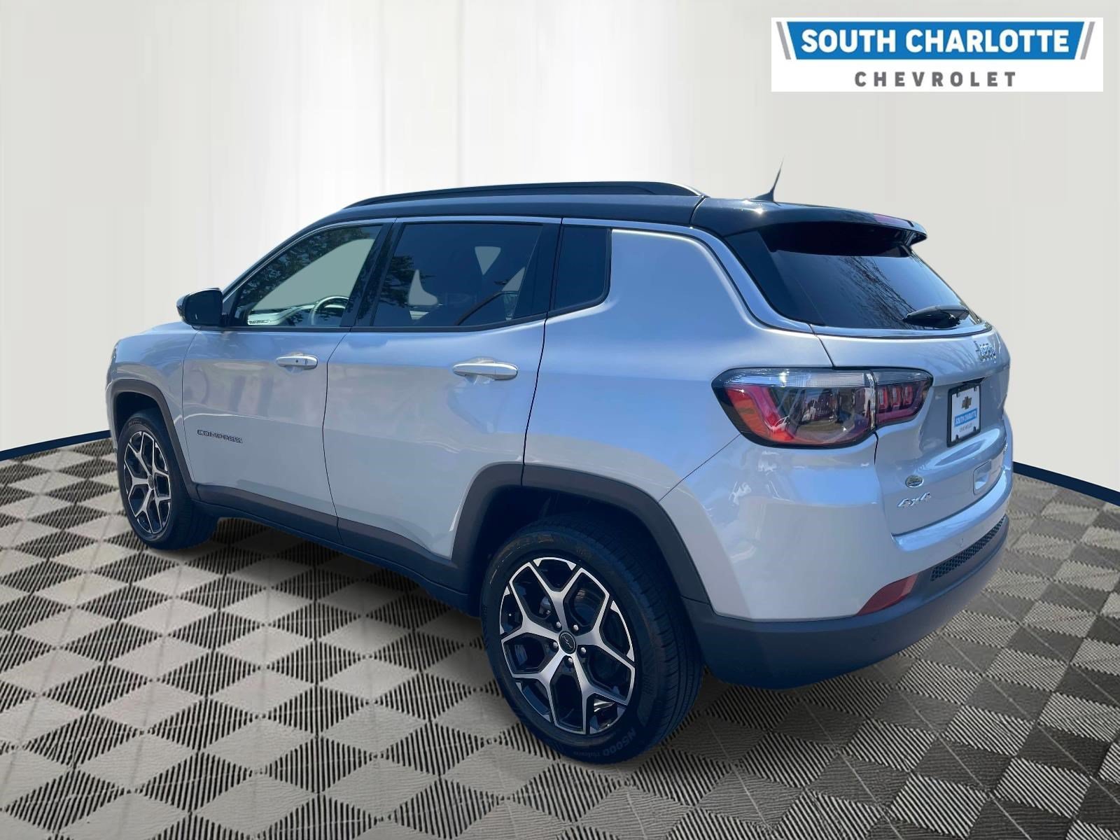 Used 2025 Jeep Compass Limited AWD/4WD image 6