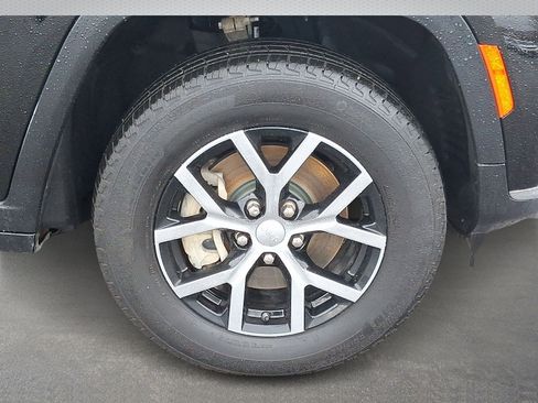 Certified 2024 Jeep Grand Cherokee L Limited image 8