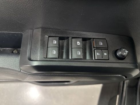 Certified 2023 Toyota Tacoma SR image 9