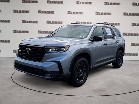 Used 2024 Honda Pilot TrailSport image 1