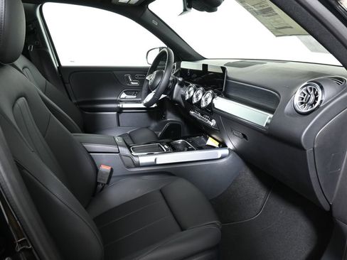 Certified 2026 Mercedes-Benz GLB 250 4MATIC image 21