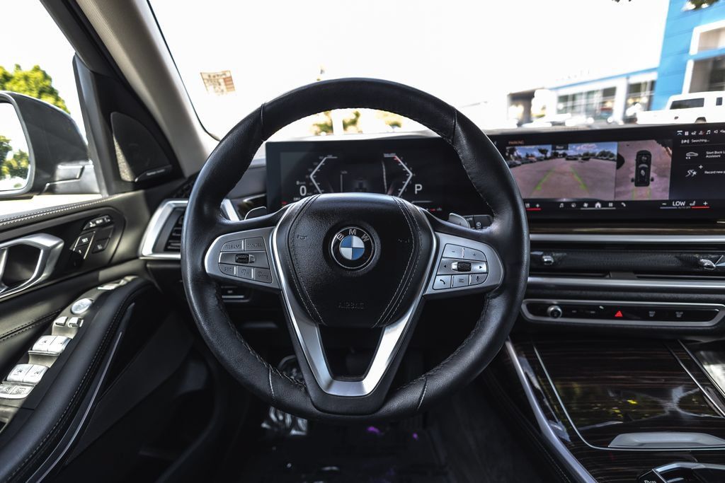 Used 2024 BMW X7 xDrive40i AWD/4WD image 24