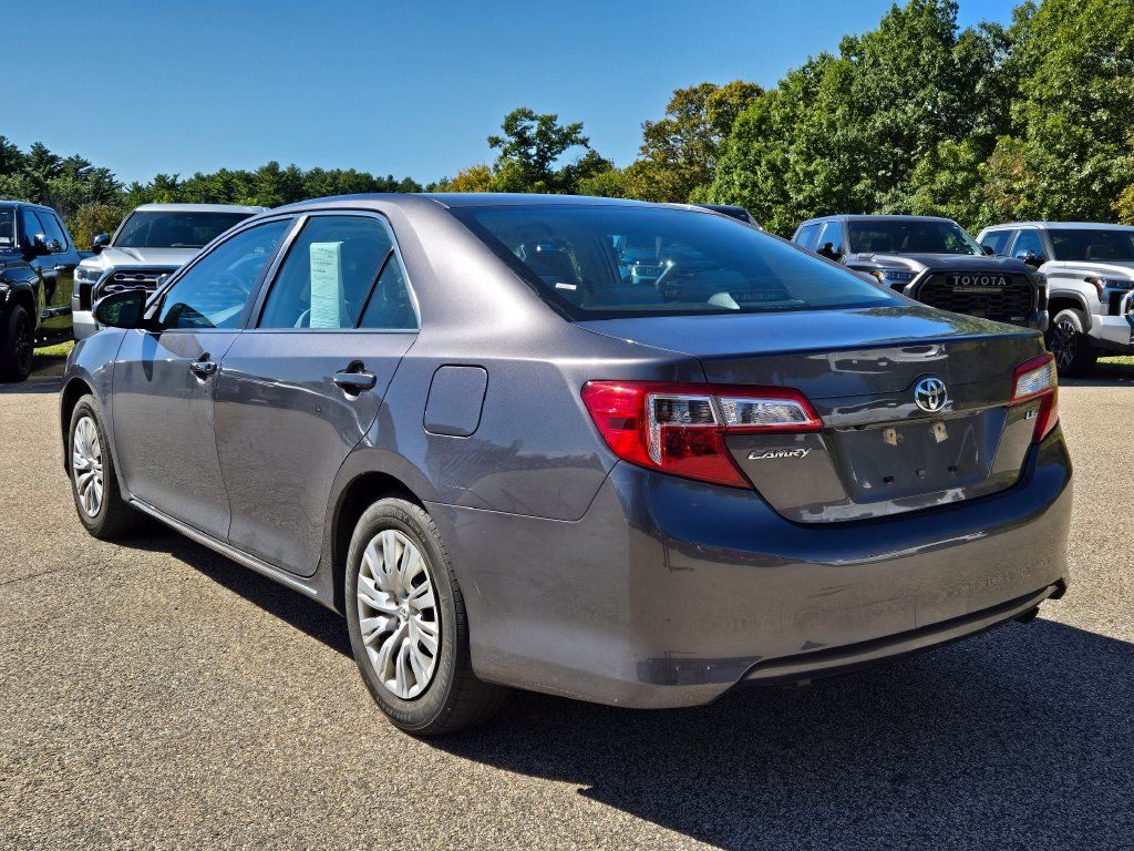 Used 2014 Toyota Camry LE FWD image 3