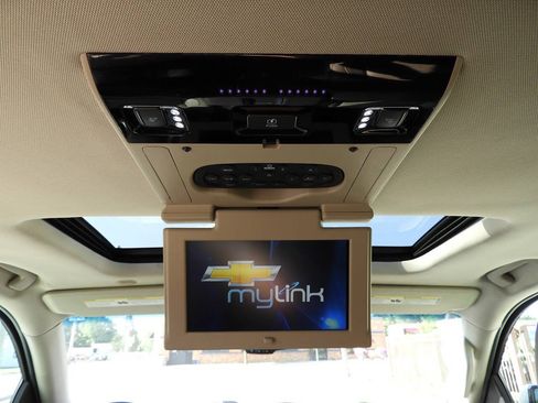 Used 2015 Chevrolet Suburban LT AWD/4WD image 26