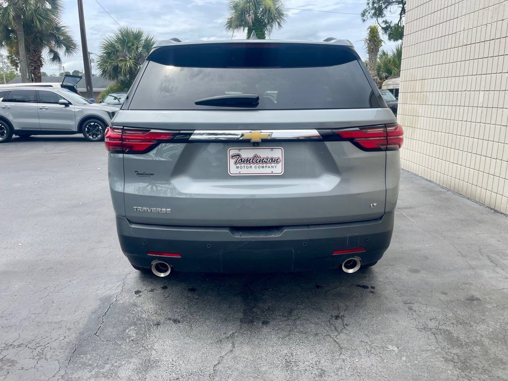 Used 2023 Chevrolet Traverse LT FWD image 4