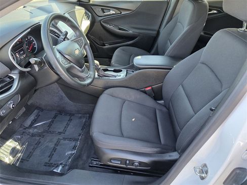 Used 2023 Chevrolet Malibu RS image 31