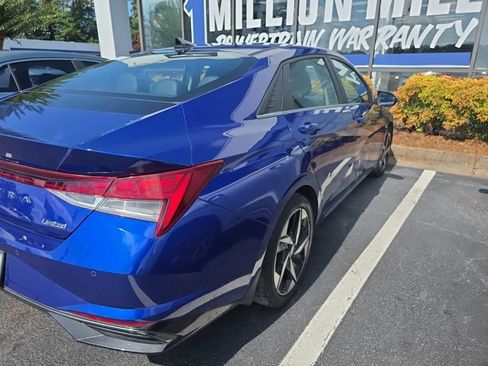 Used 2022 Hyundai Elantra Limited FWD image 2