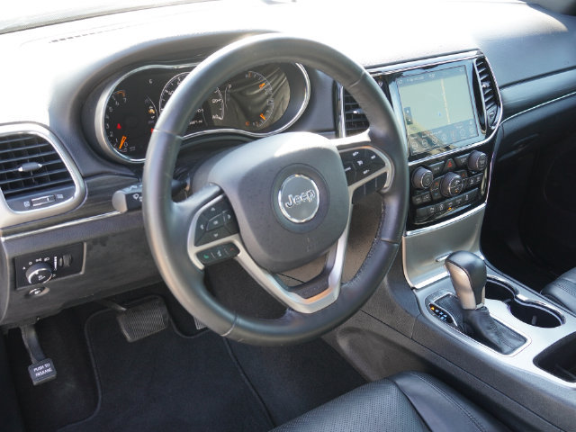 Used 2020 Jeep Grand Cherokee Limited w/ Luxury Group II RWD image 32