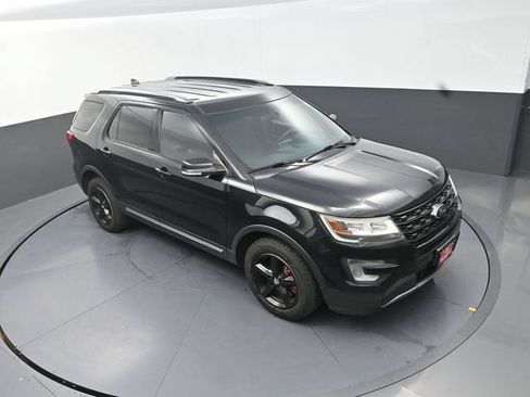 Used 2017 Ford Explorer XLT AWD/4WD image 25