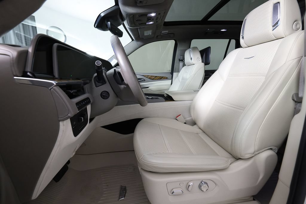 Used 2023 Cadillac Escalade Premium Luxury Platinum AWD/4WD image 17