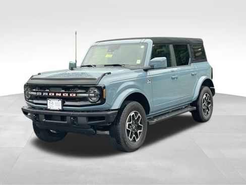 Used 2023 Ford Bronco Outer Banks AWD/4WD image 2