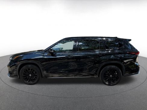 Used 2025 Toyota Highlander XSE AWD/4WD image 8