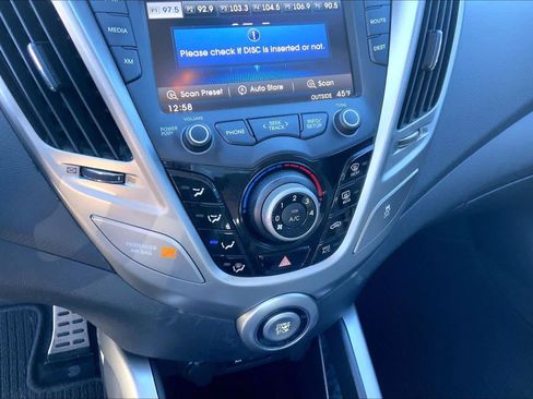 Used 2013 Hyundai Veloster w/ Style Pkg image 31