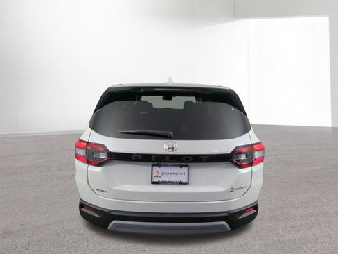 New 2025 Honda Pilot EX-L image 14