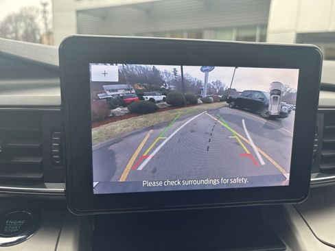 Used 2022 Ford Explorer XLT w/ Equipment Group 202A image 20