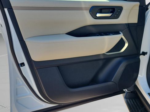 New 2026 Nissan Armada Platinum image 22