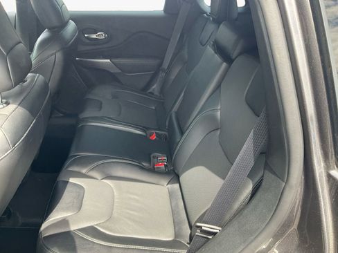 Used 2022 Jeep Cherokee Latitude Lux AWD/4WD image 13