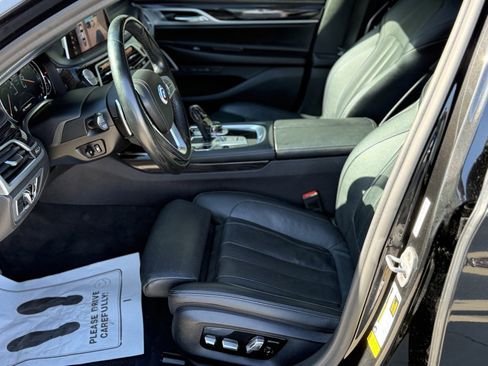 Used 2019 BMW 740i w/ Executive Package RWD image 14