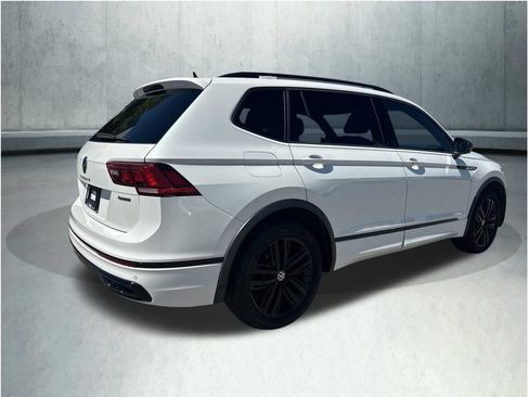Used 2022 Volkswagen Tiguan SE R-Line AWD/4WD image 5