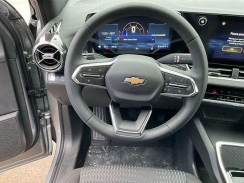 New 2026 Chevrolet Equinox LT AWD/4WD image 16