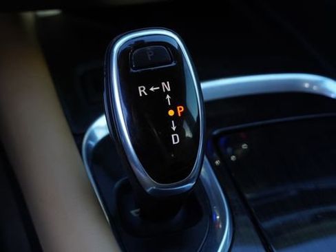 Used 2019 Buick Enclave Essence w/ LPO, Sport Appearance Package image 28