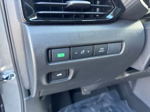 Certified 2025 Nissan Sentra SV image 10