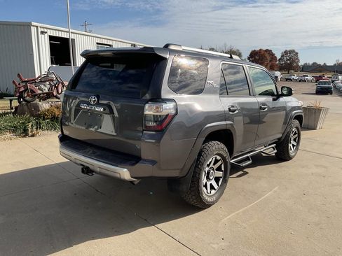 Used 2018 Toyota 4Runner TRD Off-Road Premium image 9