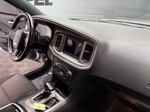 Used 2022 Dodge Charger SXT RWD image 49