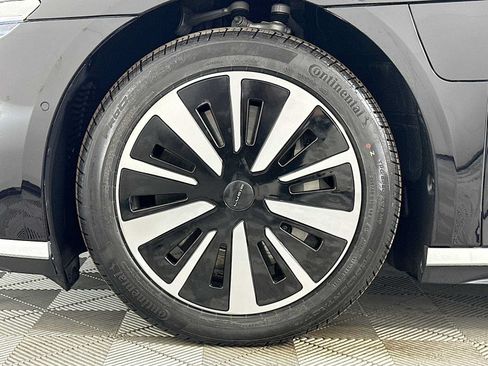 Used 2025 Lucid Air Pure RWD image 28