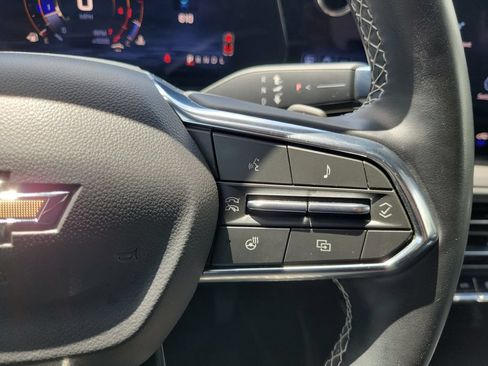 Used 2025 Chevrolet Traverse LT FWD image 32
