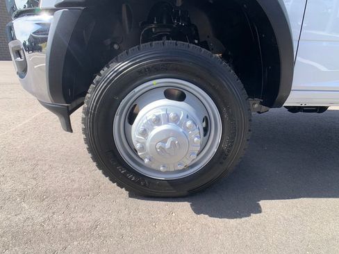 New 2026 RAM 5500 Tradesman w/ Chrome Appearance Group AWD/4WD image 28