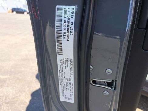 Certified 2022 Jeep Cherokee Trailhawk w/ Comfort/Convenience Group image 36