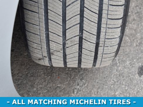 Used 2022 Toyota Corolla SE w/ Carpet Mat Package (TMS) image 30