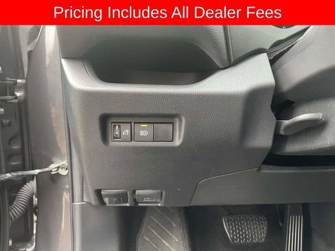 Used 2024 Toyota RAV4 XLE AWD/4WD image 22