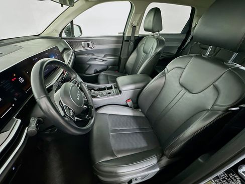 Used 2024 Kia Sorento S image 13